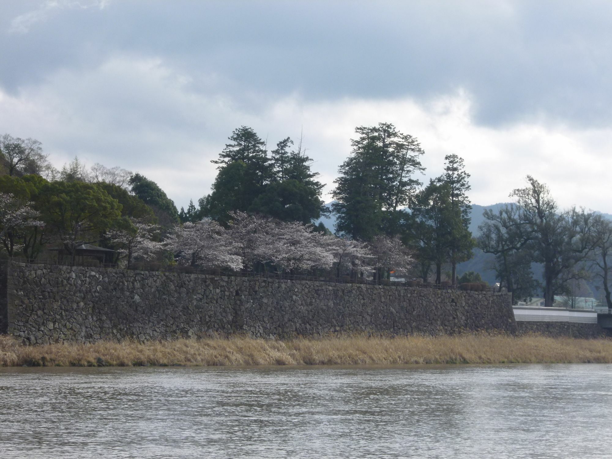 Hitoyoshi Onsen Nabeya Hotel Bagian luar foto